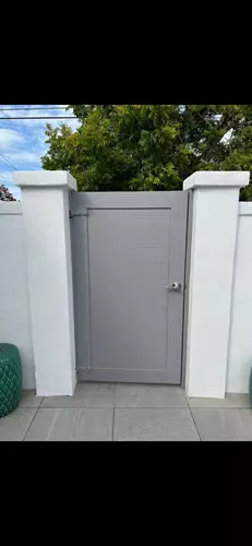 התקנת דלת בכניסה לבית